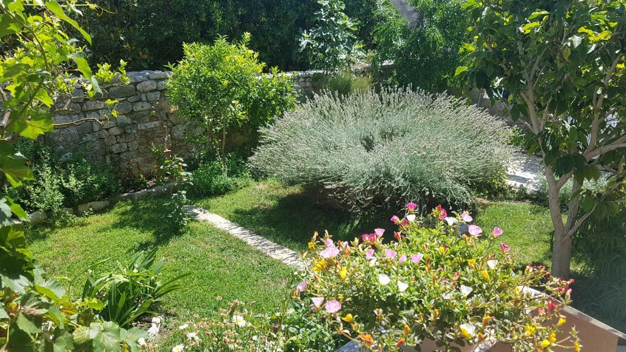 Apartment Lavanda garden Rab Town Buitenkant foto