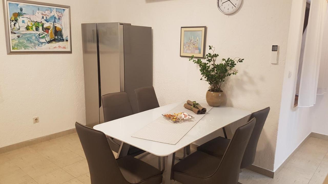 Apartment Lavanda garden Rab Town Buitenkant foto