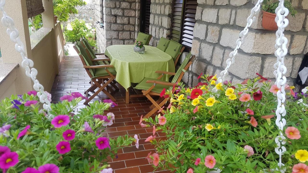 Apartment Lavanda garden Rab Town Buitenkant foto